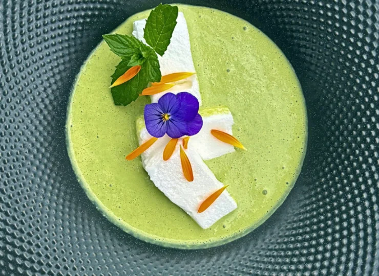 Hotel posiada restaurację bufetową oraz a la carte