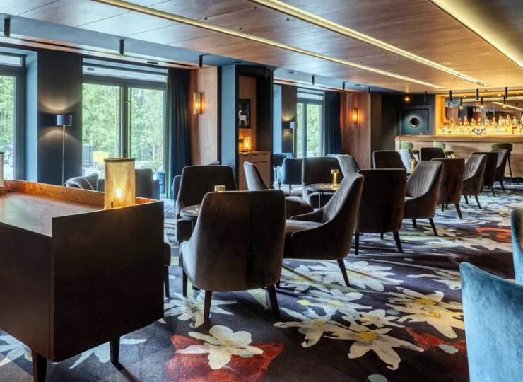W hotelu jest także sprzyjający relaksowi Whiskey Bar