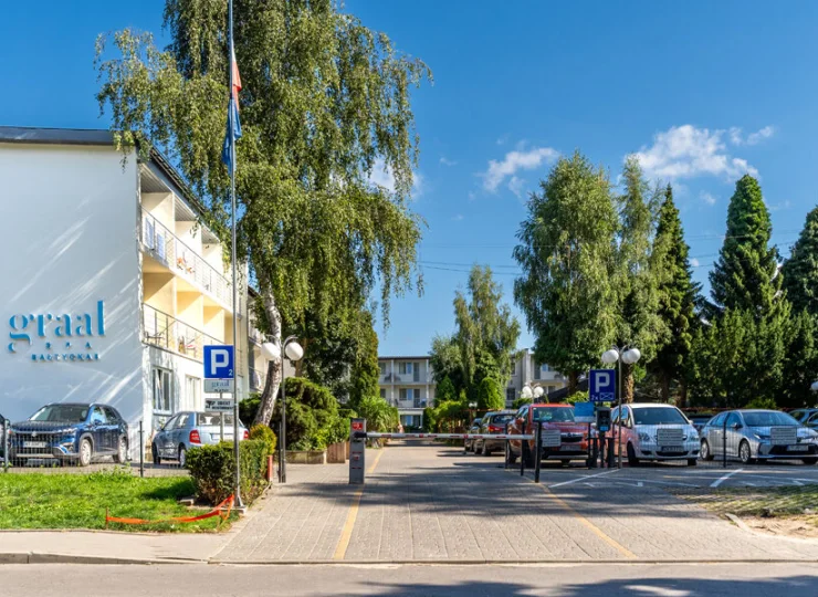 Graal SPA ma niestrzeżony parking na 45 samochodów