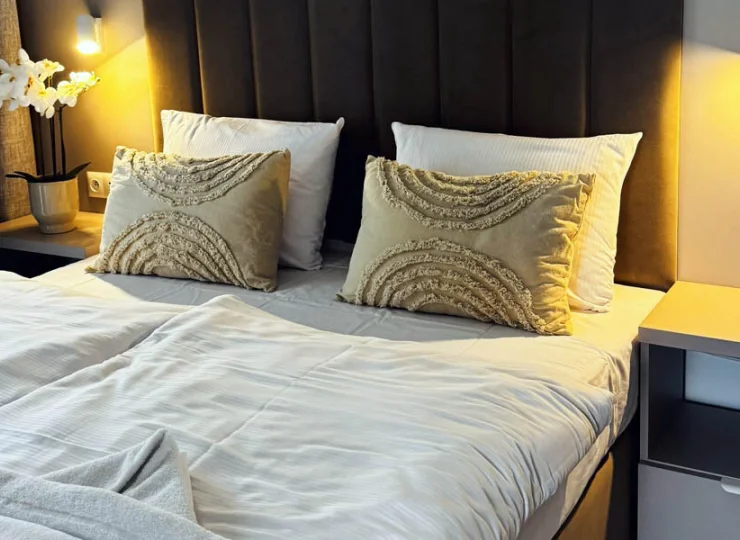 To komfortowy, nowocześnie urządzony apartament składający się 2 pomieszczeń