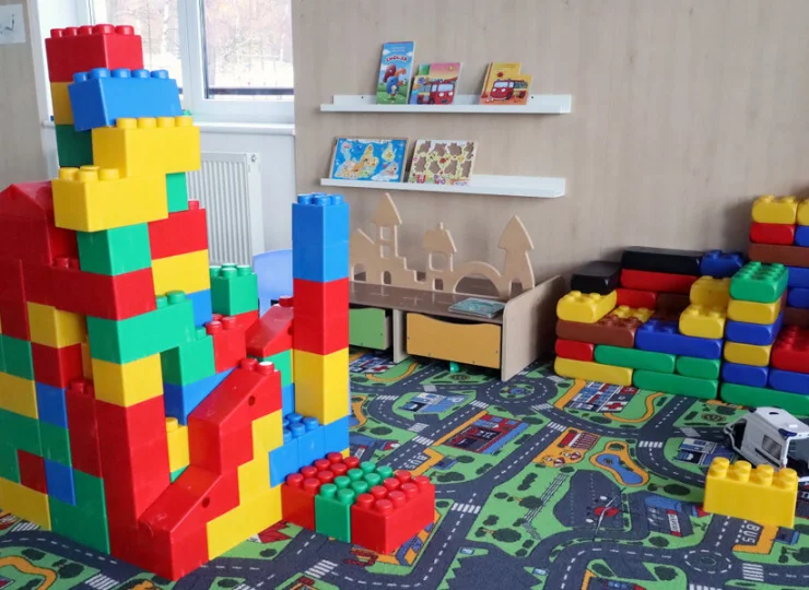 Jest też wiele zabawek, np. wielkie klocki konstrukcyjne