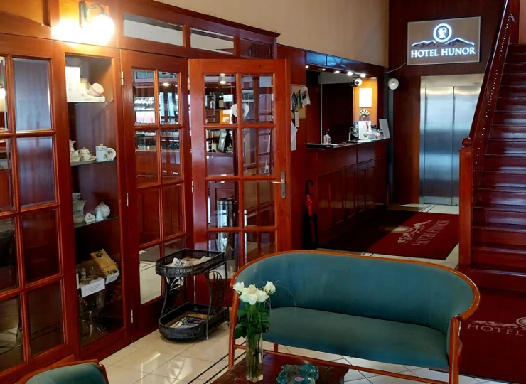 Recepcja hotelu działa całodobowo