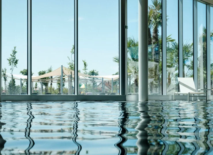 Powierzchnia wody w licznych basenach to aż 1800 m²