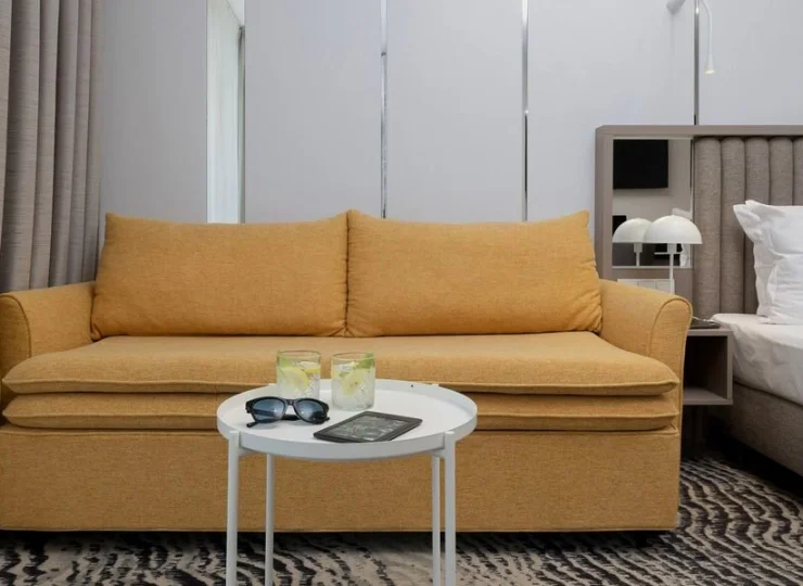 Na rozkładanej sofie może spać dodatkowa osoba