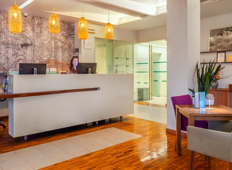 Recepcja jest dostępna całodobowo