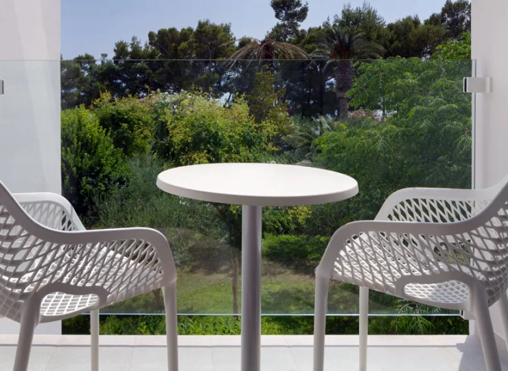 Balkon wychodzi na park
