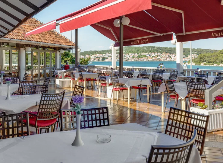 Warto spróbować kuchni opartej na rybach, owocach morza i świeżych warzywach