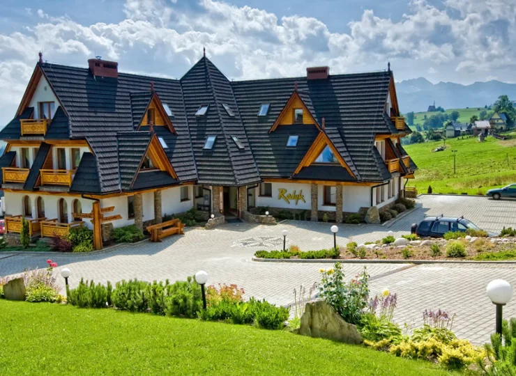 Z ośrodka Redyk podziwiać można panoramę Tatr polskich i słowackich