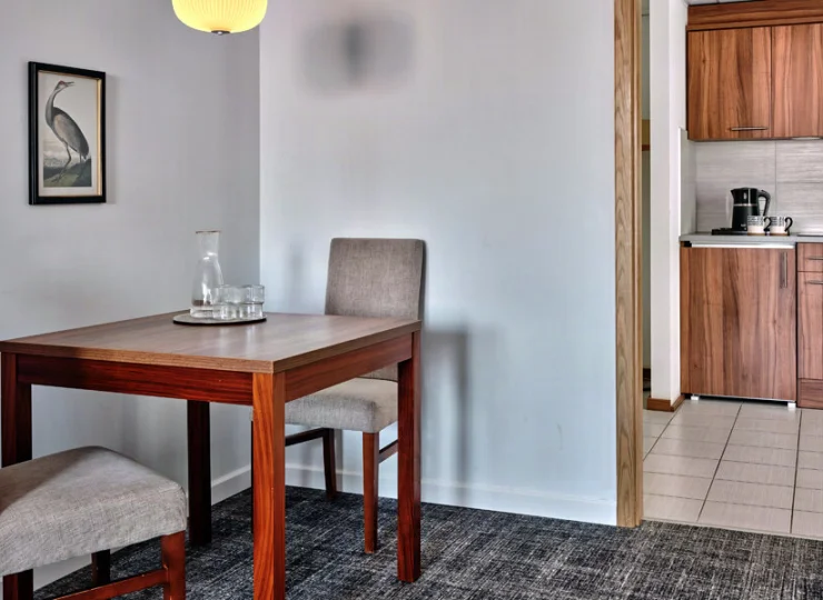 W pokojach typu business jest również aneks kuchenny