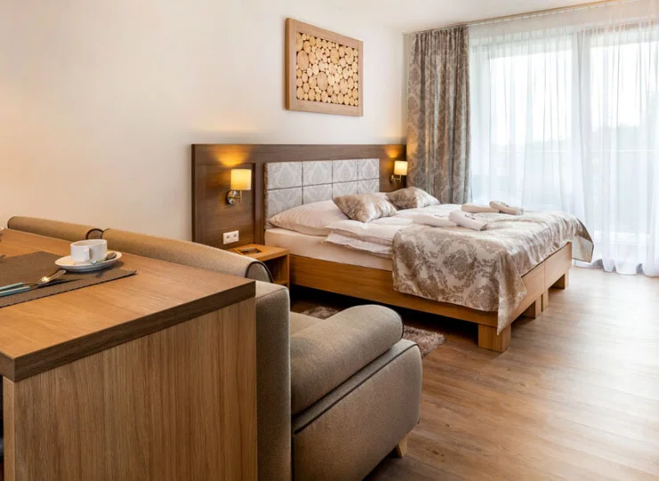 W każdym apartamencie typu studio część sypialna sąsiaduje z dzienną