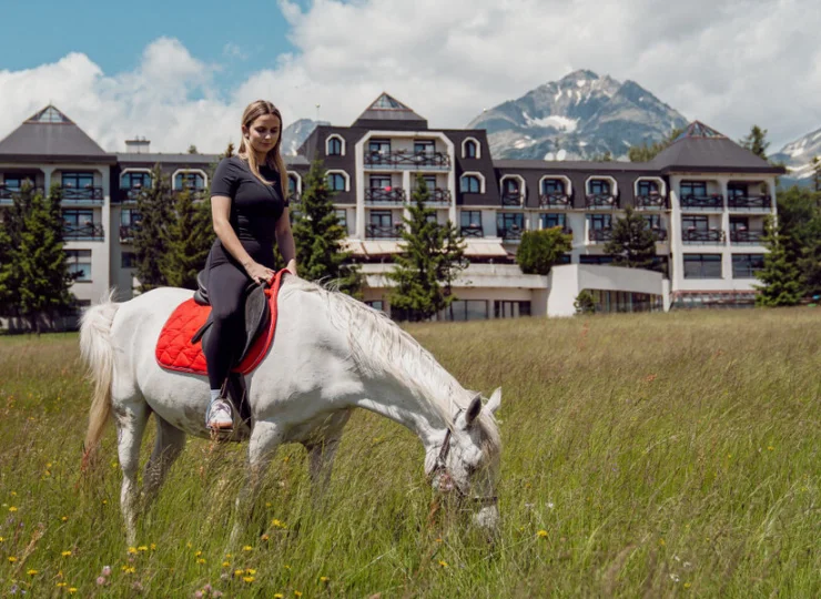 Dla chętnych organizowane są lekcje jazdy konnej