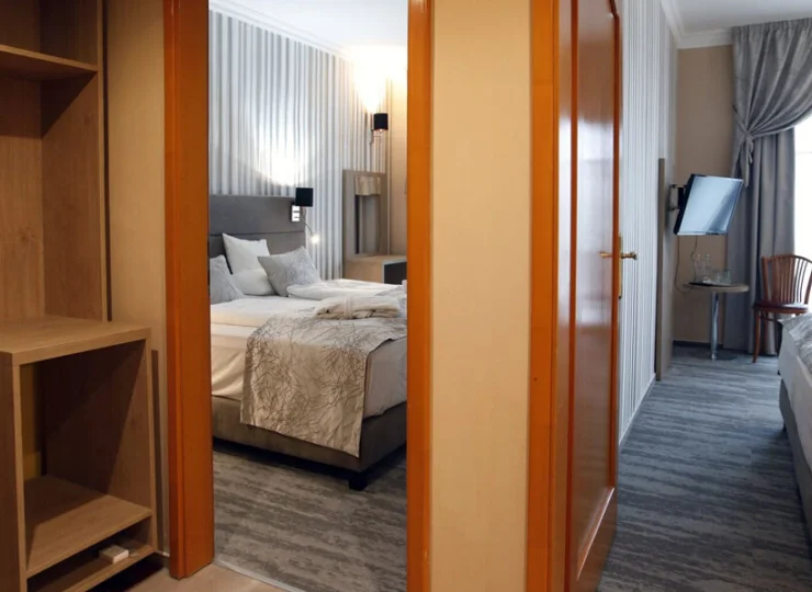 Apartament 2+2 składa się z dwóch pomieszczeń