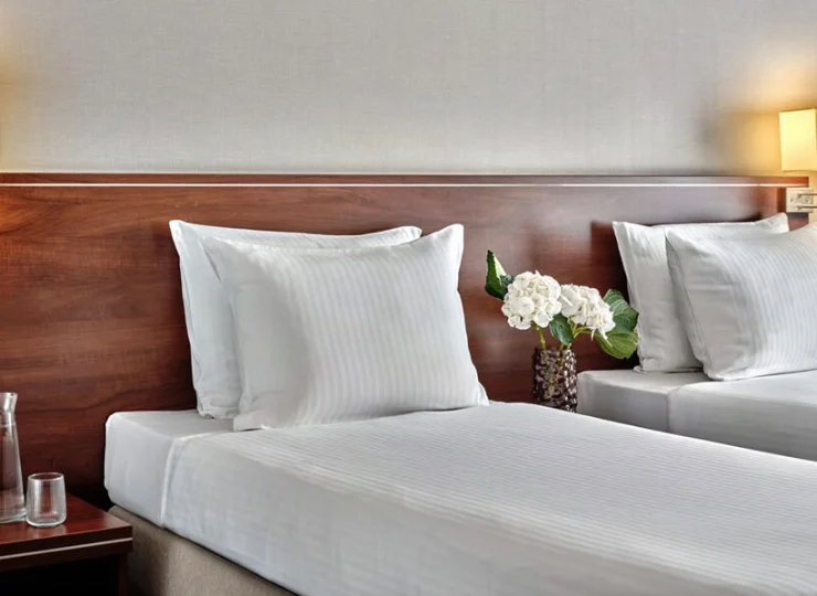 Na gości czekają tutaj wygodne pojedyncze łóżka