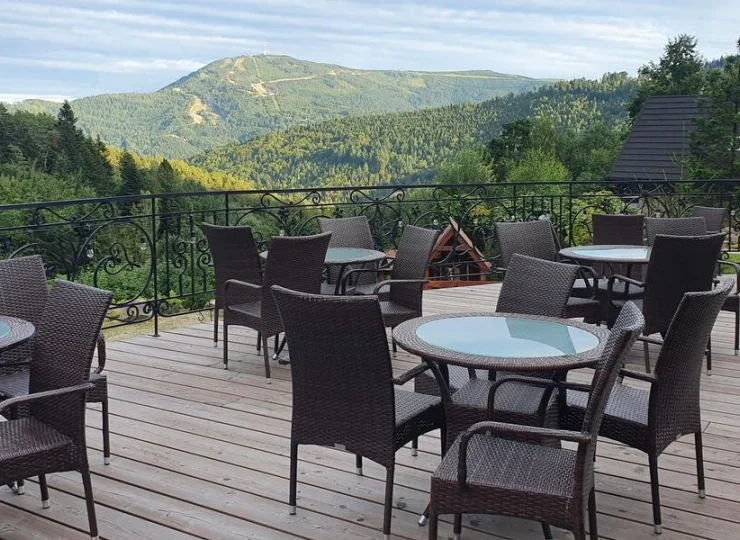 Śniadanie w połączeniu z takim widokiem - przepis na poranek idealny