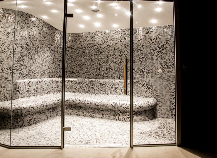 Jest tu również łaźnia parowa i minitężnia solankowa