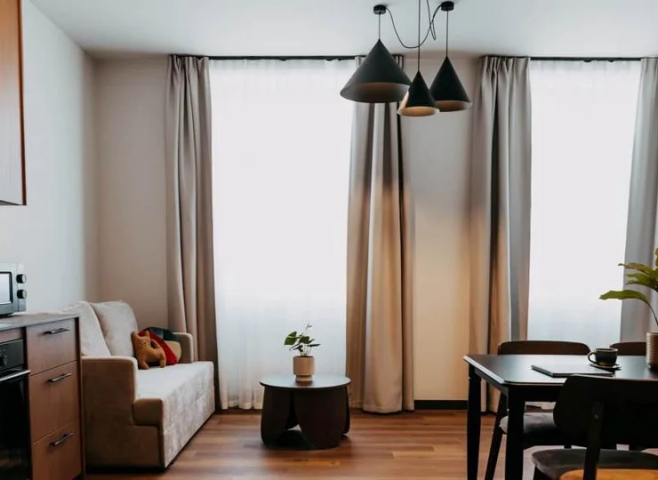 Apartamenty Comfort i Rodzinne mają osobny salon z aneksem kuchennym