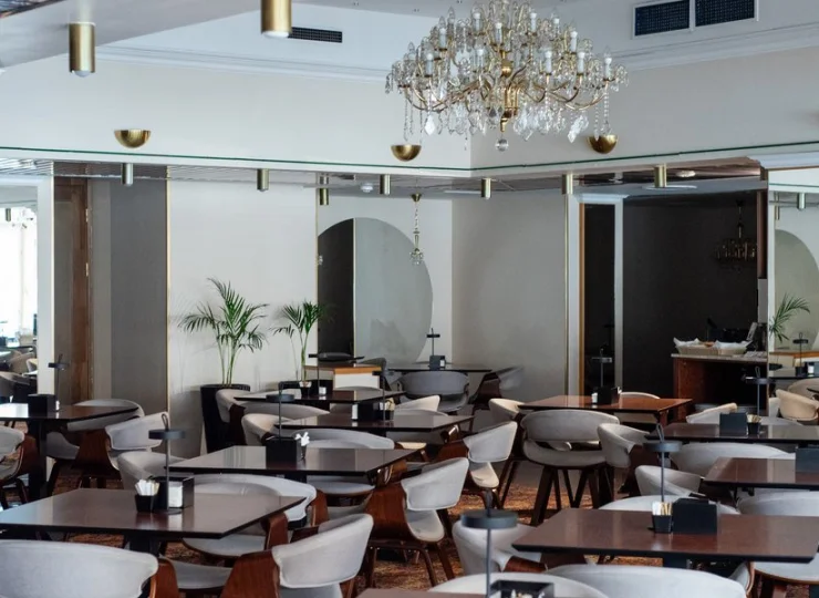 Hotelowe wnętrza charakteryzują się klasyczną elegancją