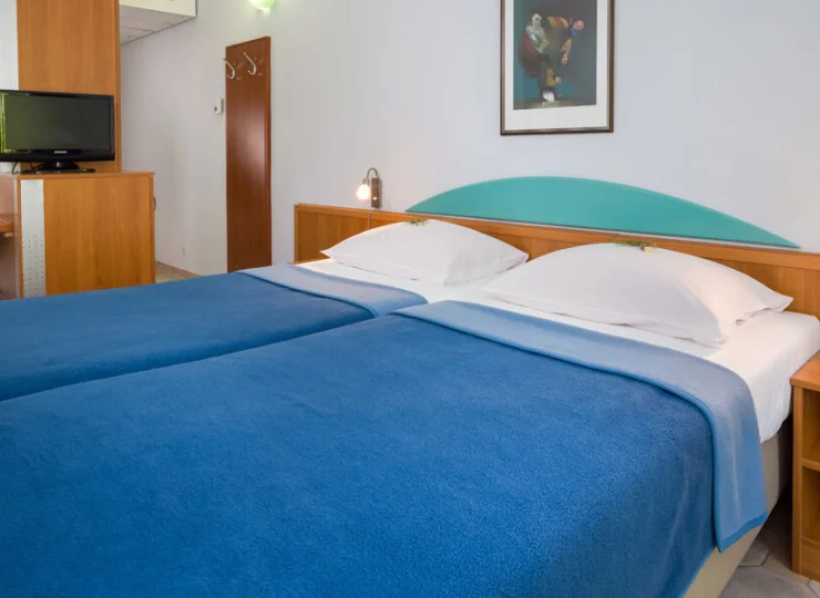 Pokój standard występuje w opcji 2-osobowej oraz z dostawką