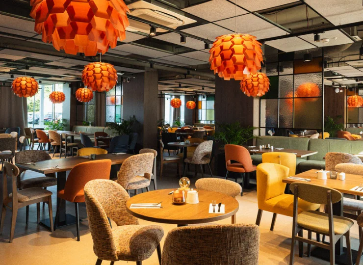 Restauracja jest stylowo urządzona