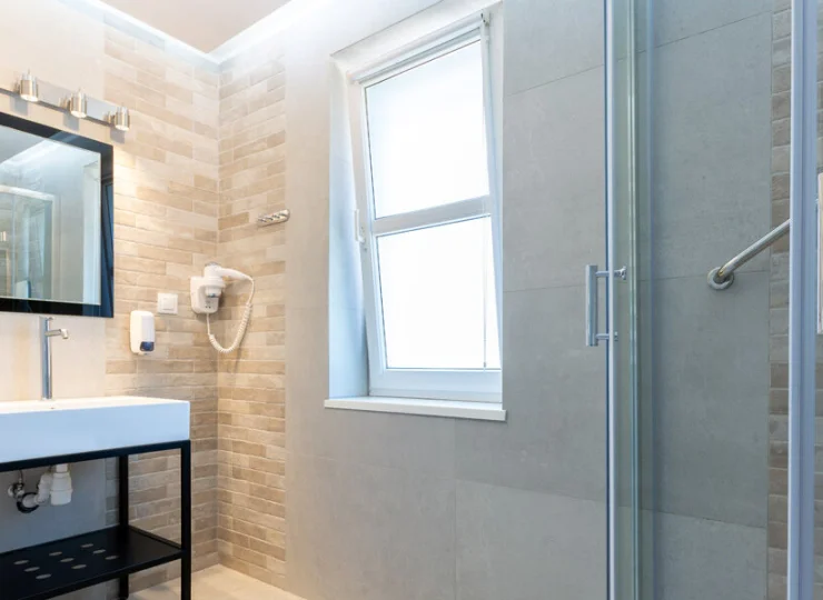 Łazienka pokoju z antresolą