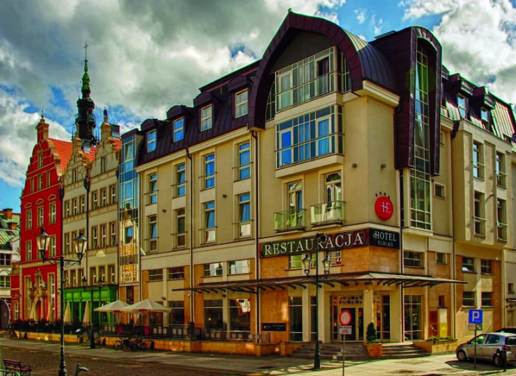 Prezentuje się bardzo reprezentacyjnie o każdej porze dnia