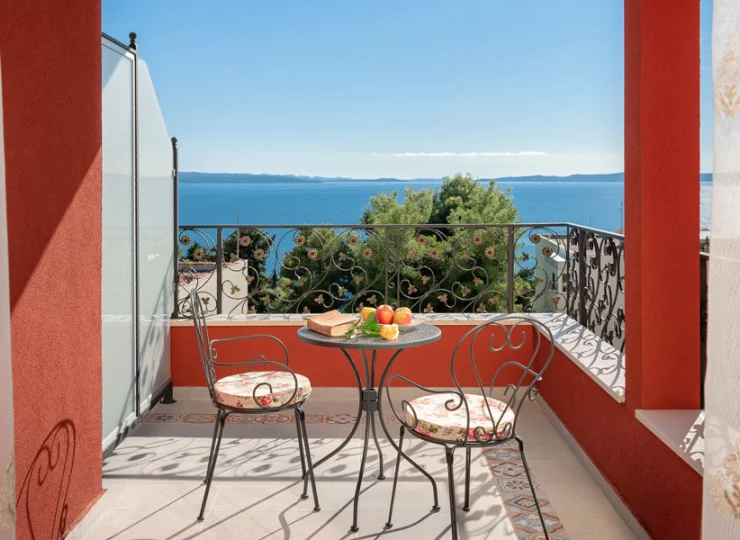 Balkony pokoi superior wychodzą na morze lub na las