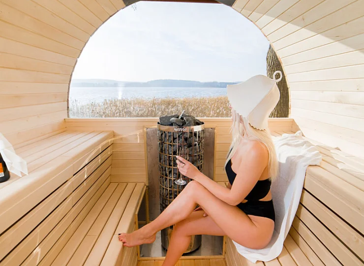 Sauna z widokiem na jezioro dostarcza niezapomnianych przeżyć