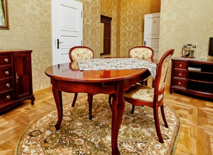 Wnętrza zostały utrzymane w oryginalnym stylu oddającym klimat tego miejsca