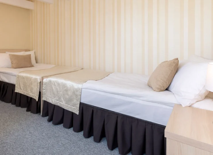 Na antresoli znajdują się 2 pojedyncze łóżka