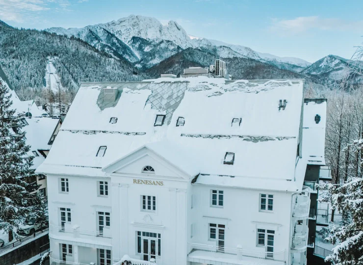 Renesans to przepiękny aparthotel w Zakopanem położony pod samymi Tatrami