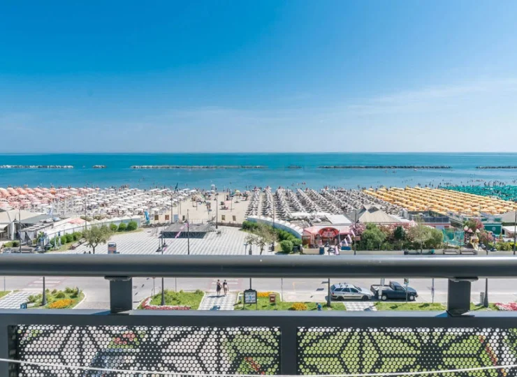 Plażę i morze widać z hotelowych balkonów