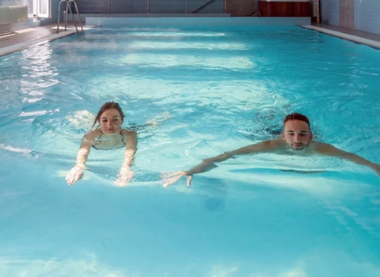 Hotel posiada także kryty basen i strefę wellness