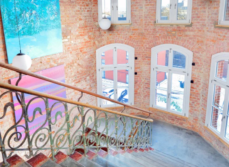 Zabytkowy kompleks został zaadoptowany zgodnie z ideą rewitalizacji Arche