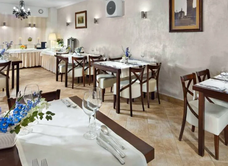 Restauracja oferuje dania kuchni europejskiej z polskimi i kaszubskimi akcentami