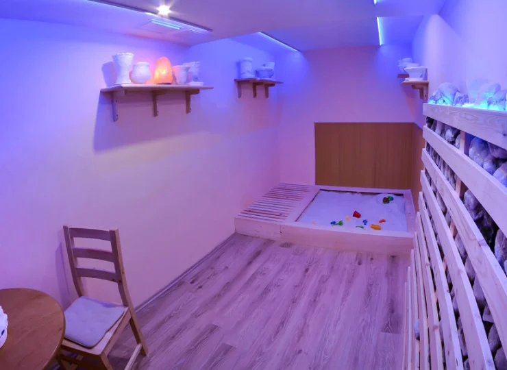 Jest także pokój solny z koloroterapią