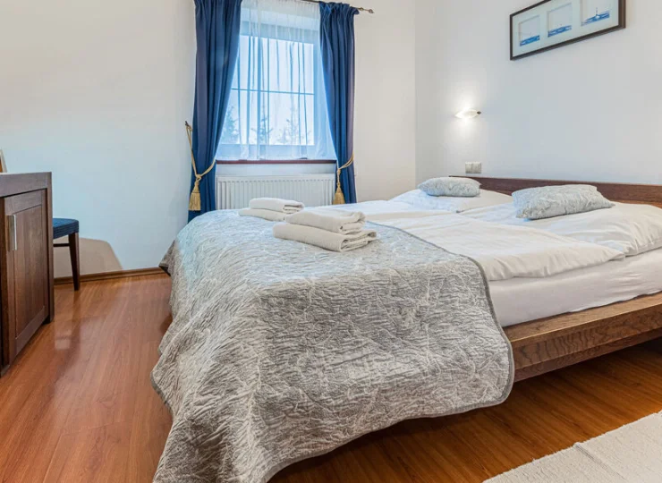 Każdy pokój posiada TV, wifi, sejf i minibar