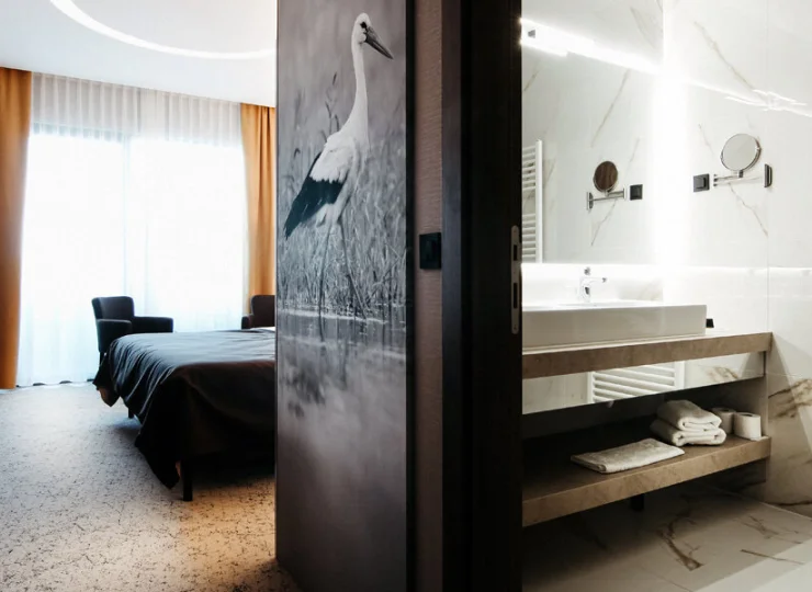 Do każdego pokoju przylega prywatna łazienka