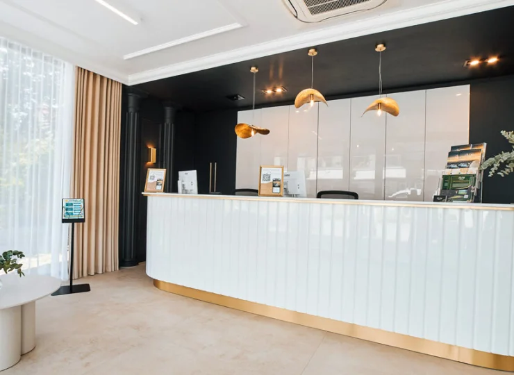 Dla gości jest dostępna elegancka i nowoczesna recepcja