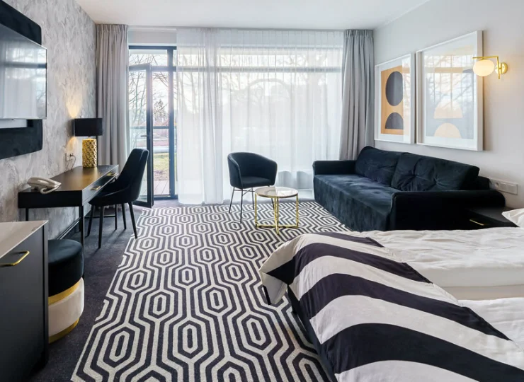 Klimatyzowane pokoje klasy delux zapewniają komfortowy wypoczynek