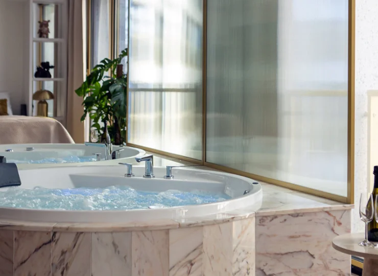 Prywatne jacuzzi w pokoju to prawdziwy luksus