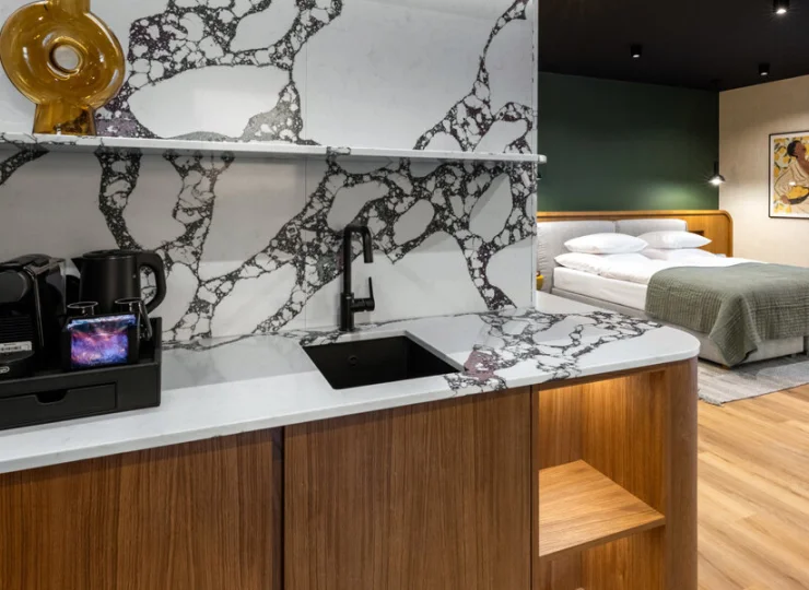 Pokój 2+2 premium suite także ma rozkładaną sofę dla 2 osób