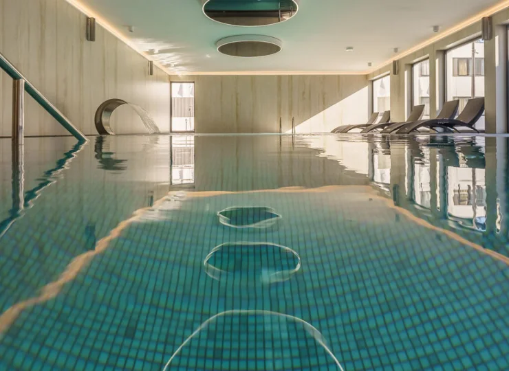 Wewnętrza strefa wellness umożliwia wypoczynek przez cały rok