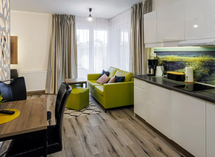 Na gości czekają tu wygodne apartamenty (na zdjęciu: apartament classic)