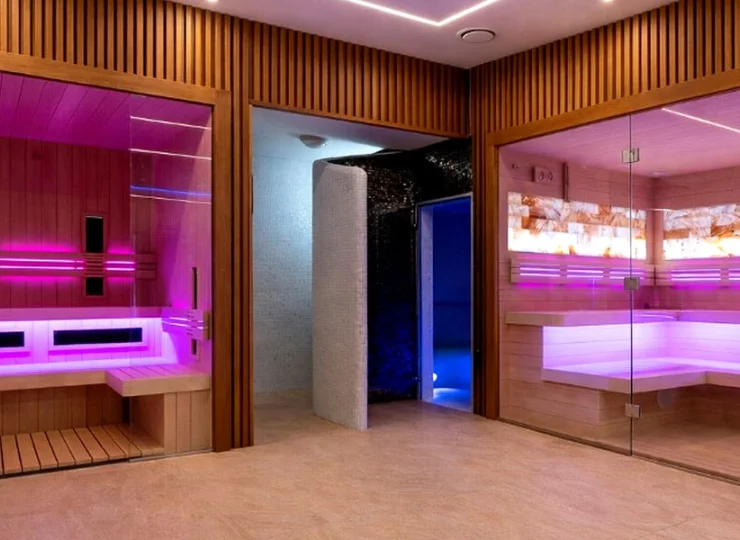 Obiekt oferuje strefę saun (do wyboru sauna sucha, infrared, sauna parowa)