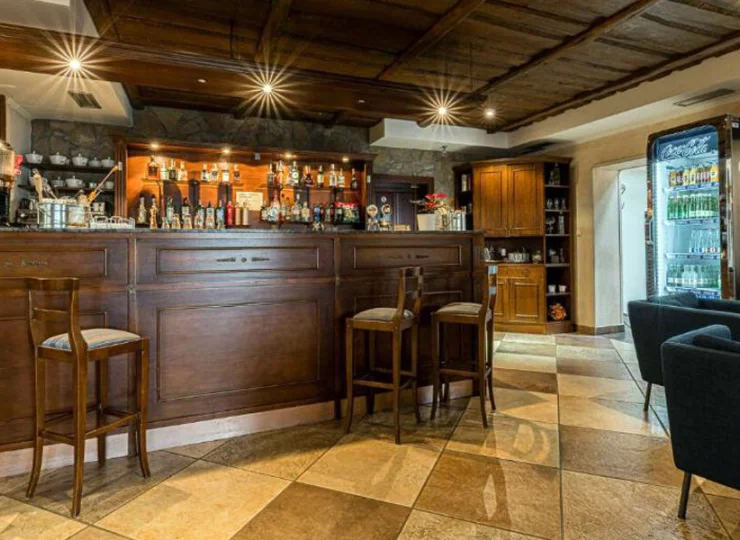 W hotelu jest też drink bar