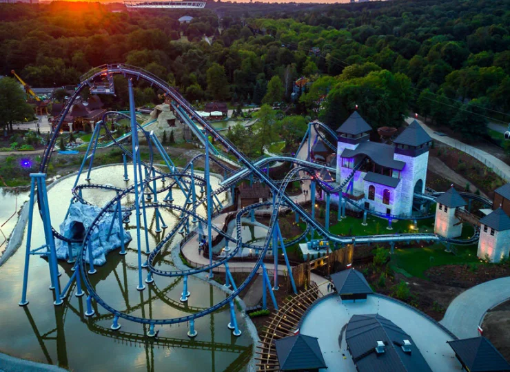 Na skraju Parku Śląskiego mieści się Legendia