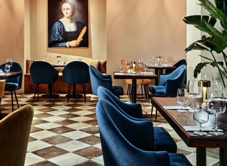 W hotelu Pietryna przygotowano bar i elegancką restaurację