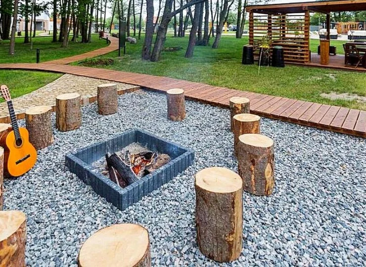Oraz wygodne miejsce na ognisko