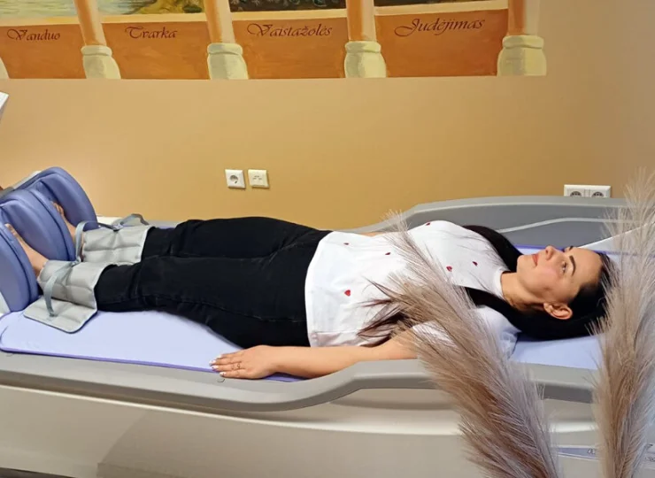 Goście mogą wybrać suchy hydromasaż (30 min) albo  masaż karku i ramion (20 min)