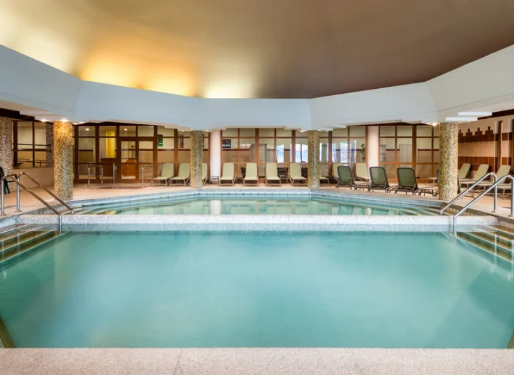 W hotelu jest też basen termalny